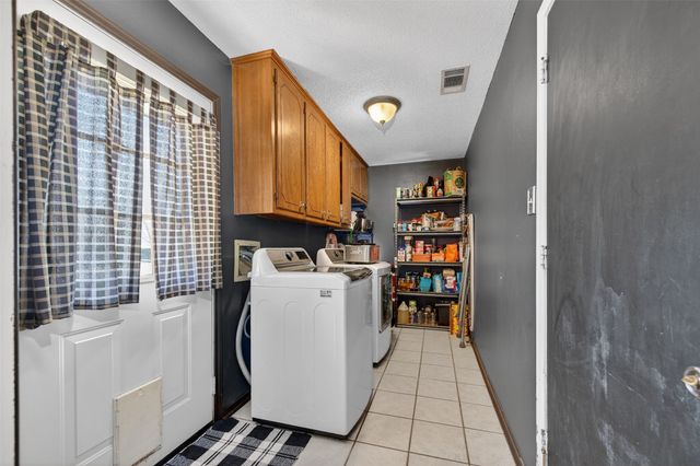 209 Colonial Circle, Athens, TX 75751