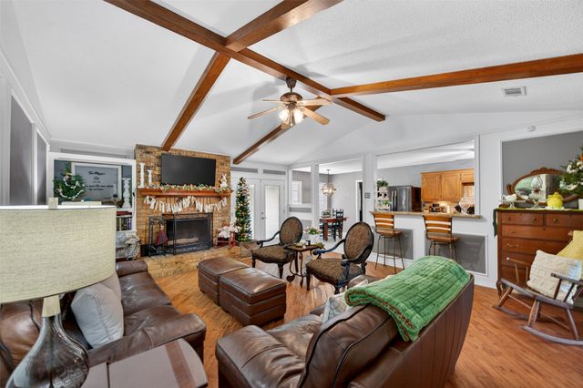 209 Colonial Circle, Athens, TX 75751