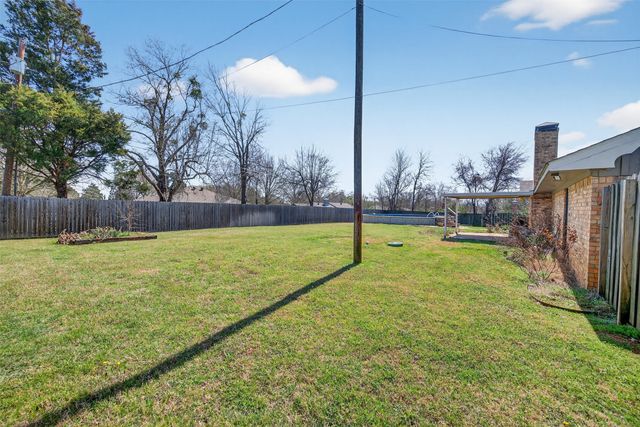 209 Colonial Circle, Athens, TX 75751