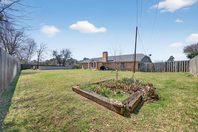 209 Colonial Circle, Athens, TX 75751
