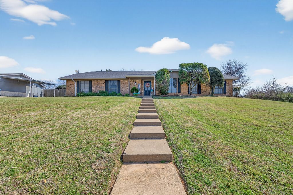 209 Colonial Circle, Athens, TX 75751