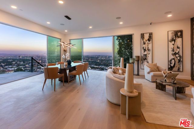 8654 Hollywood Boulevard, Los Angeles, CA 90069