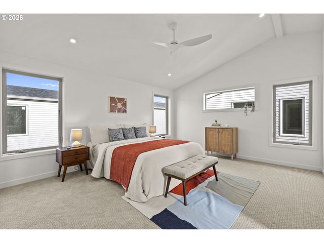 5357 Se STARK St, Portland, OR 97215