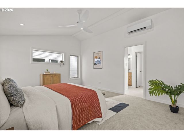 5357 Se STARK St, Portland, OR 97215