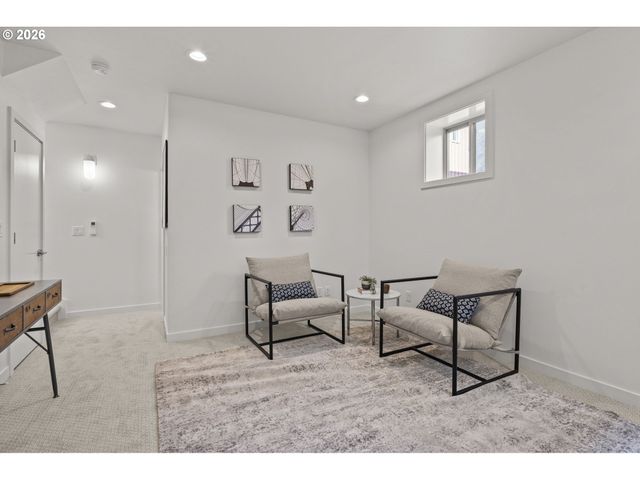 5357 Se STARK St, Portland, OR 97215