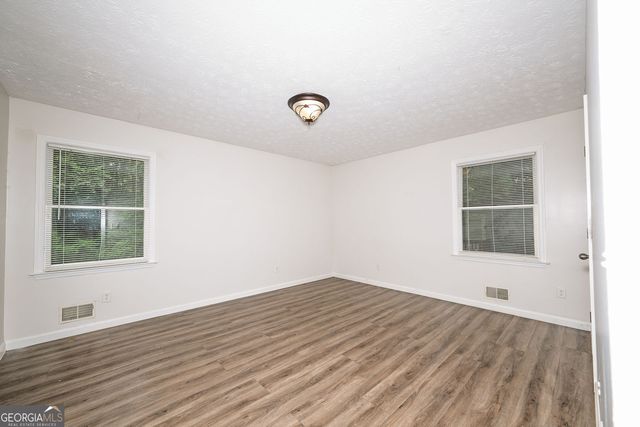 2100 Whitebluff Way NE, Buford, GA 30519