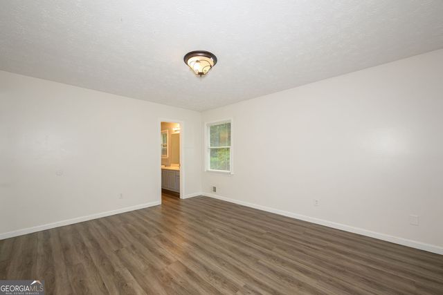2100 Whitebluff Way NE, Buford, GA 30519