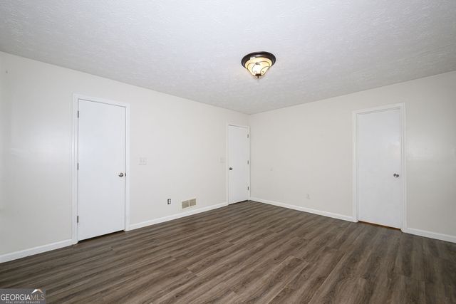 2100 Whitebluff Way NE, Buford, GA 30519