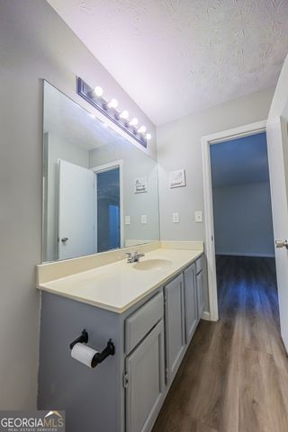 2100 Whitebluff Way NE, Buford, GA 30519