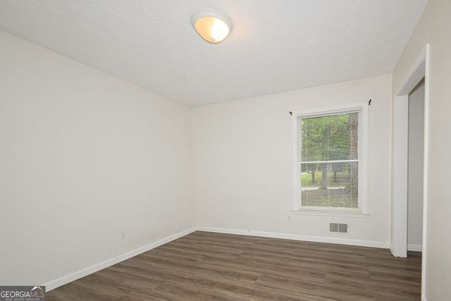 2100 Whitebluff Way NE, Buford, GA 30519
