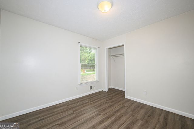 2100 Whitebluff Way NE, Buford, GA 30519