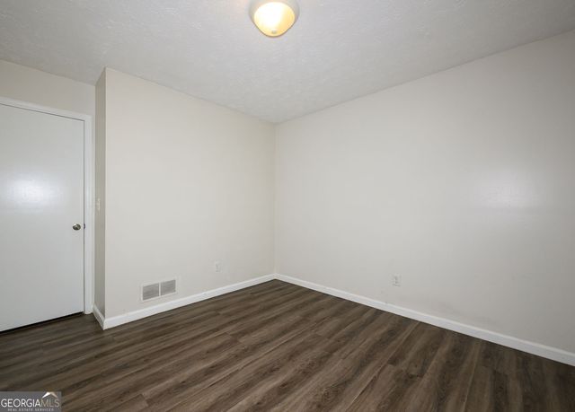 2100 Whitebluff Way NE, Buford, GA 30519
