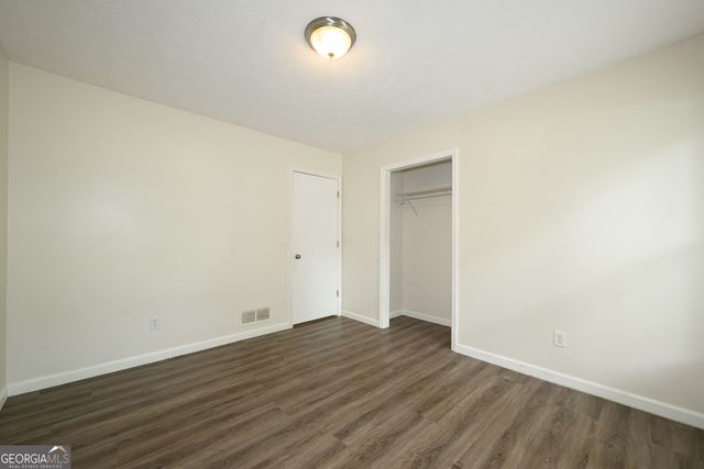 2100 Whitebluff Way NE, Buford, GA 30519