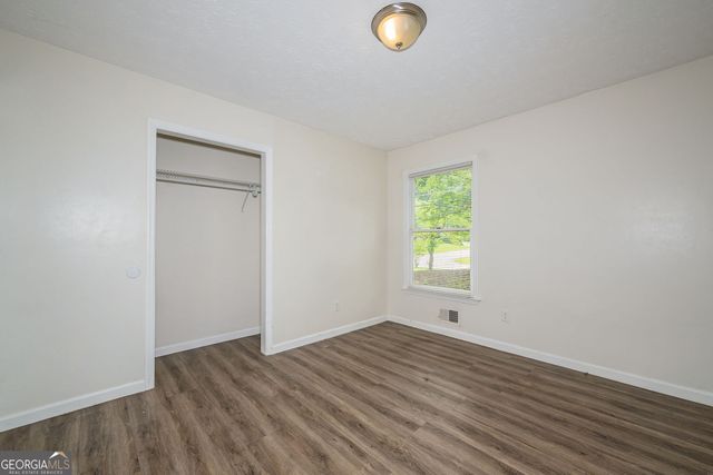 2100 Whitebluff Way NE, Buford, GA 30519