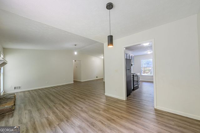 2100 Whitebluff Way NE, Buford, GA 30519