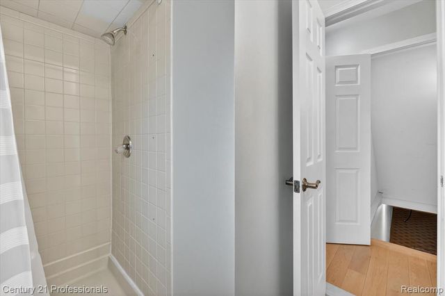 134 Foxboro Drive, Rochester Hills, MI 48309