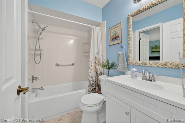 134 Foxboro Drive, Rochester Hills, MI 48309