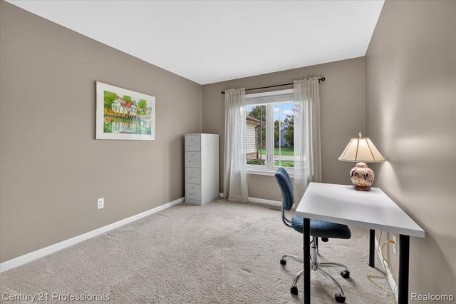 134 Foxboro Drive, Rochester Hills, MI 48309