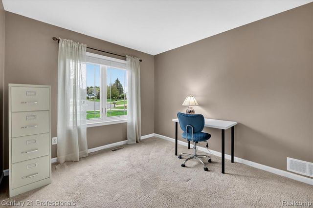 134 Foxboro Drive, Rochester Hills, MI 48309