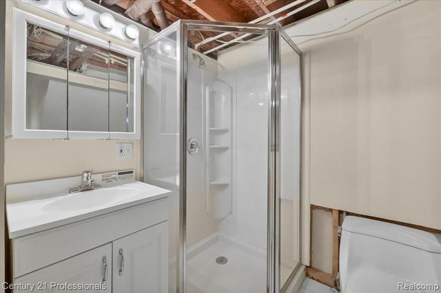 134 Foxboro Drive, Rochester Hills, MI 48309