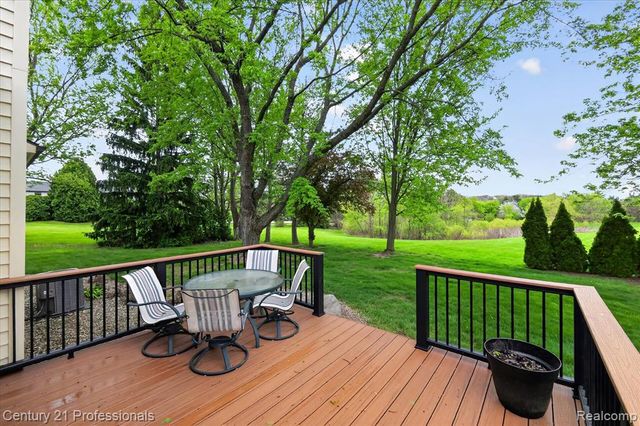134 Foxboro Drive, Rochester Hills, MI 48309