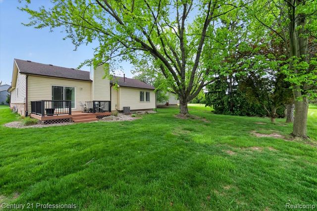 134 Foxboro Drive, Rochester Hills, MI 48309
