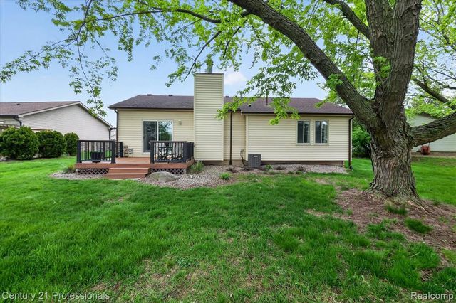 134 Foxboro Drive, Rochester Hills, MI 48309