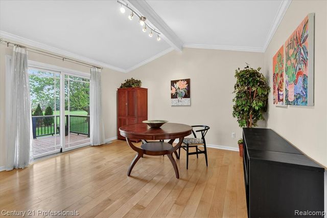 134 Foxboro Drive, Rochester Hills, MI 48309