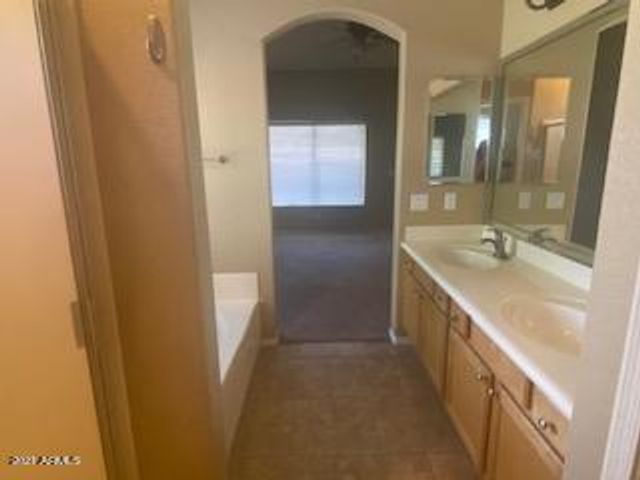 1130 N MARTINGALE Road, Gilbert, AZ 85234