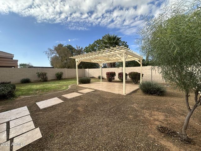 1130 N MARTINGALE Road, Gilbert, AZ 85234