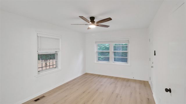 3016 Loganwood, Dallas, TX 75227