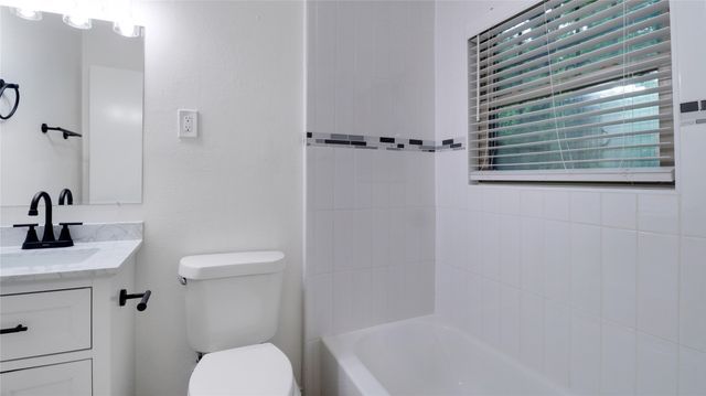 3016 Loganwood, Dallas, TX 75227