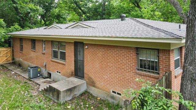 3016 Loganwood, Dallas, TX 75227