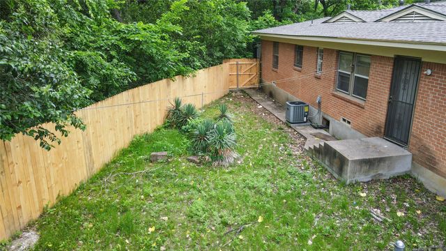3016 Loganwood, Dallas, TX 75227