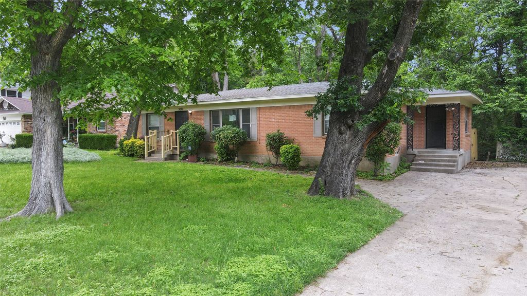 3016 Loganwood, Dallas, TX 75227