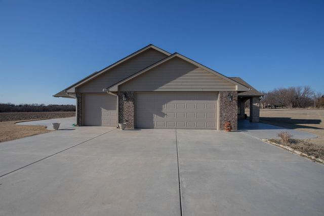 13181 75th Rd, Winfield, KS 67156