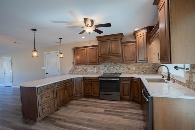 13181 75th Rd, Winfield, KS 67156