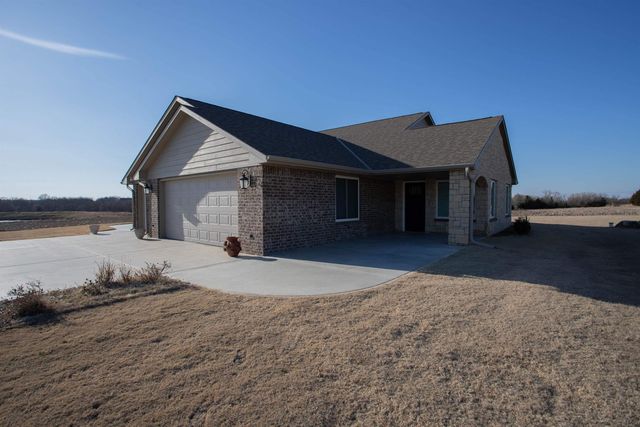 13181 75th Rd, Winfield, KS 67156