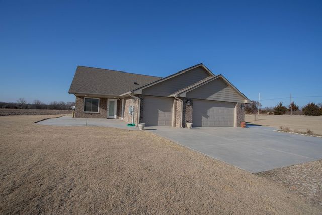 13181 75th Rd, Winfield, KS 67156
