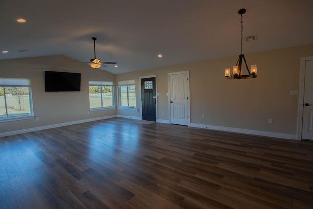 13181 75th Rd, Winfield, KS 67156