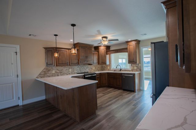 13181 75th Rd, Winfield, KS 67156