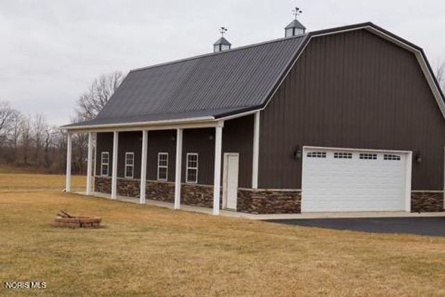 1300 Heisler Road, Edgerton, OH 43517
