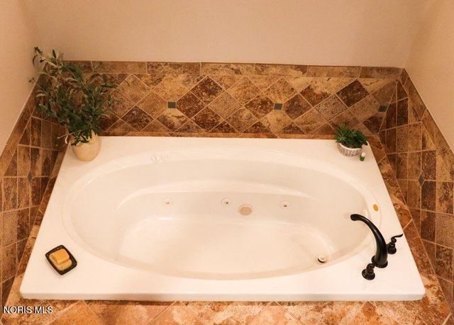 1300 Heisler Road, Edgerton, OH 43517