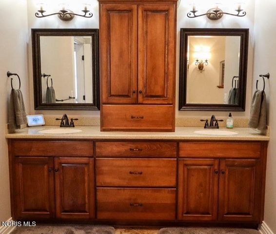 1300 Heisler Road, Edgerton, OH 43517