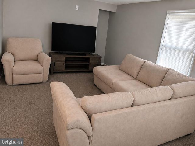 991 CRYSTAL ROCK RD, Lusby, MD 20657
