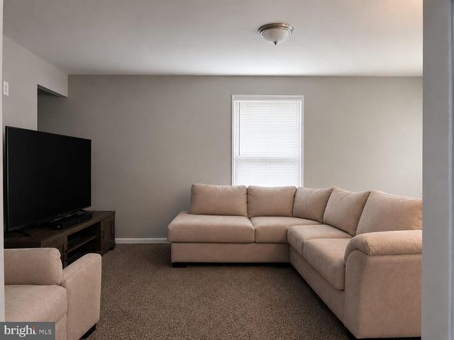 991 CRYSTAL ROCK RD, Lusby, MD 20657