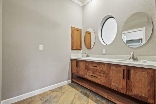 35 Susan Drive, Cleveland, TX 77327