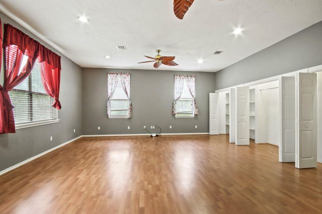 35 Susan Drive, Cleveland, TX 77327