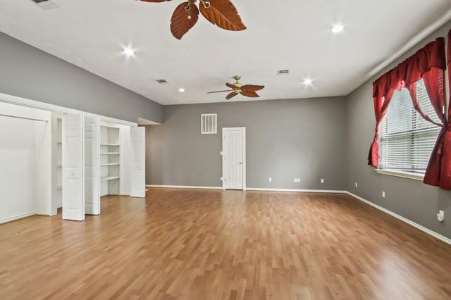 35 Susan Drive, Cleveland, TX 77327