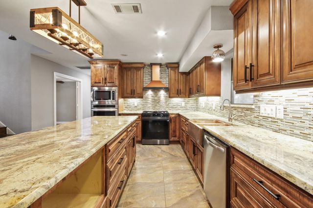 35 Susan Drive, Cleveland, TX 77327